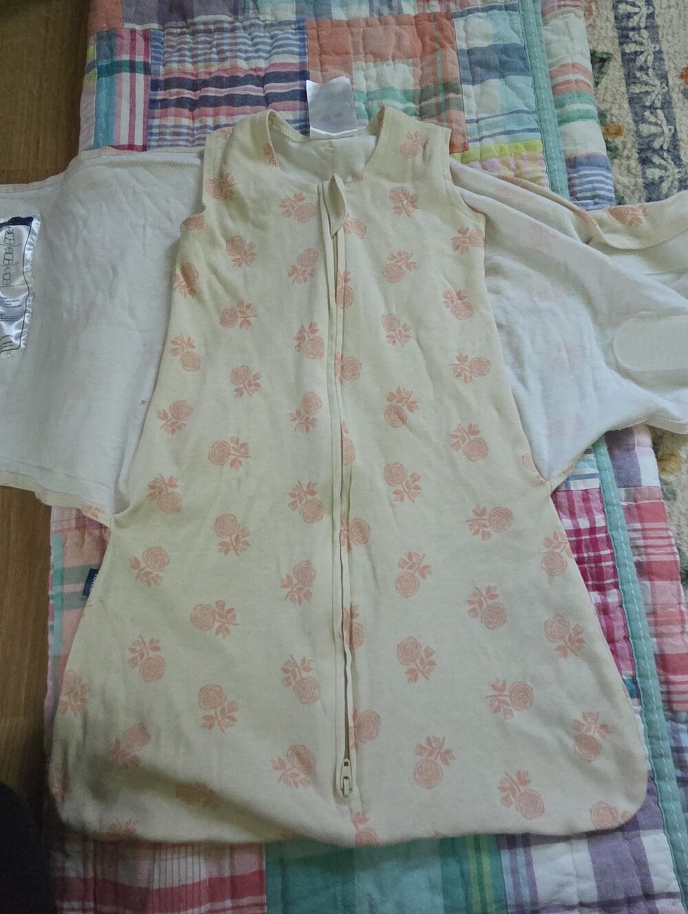 Halo Baby Swaddle Sleep Sack in Cream with Pink Rose Pattern, Size 0-3 Months - Picture 2 of 6